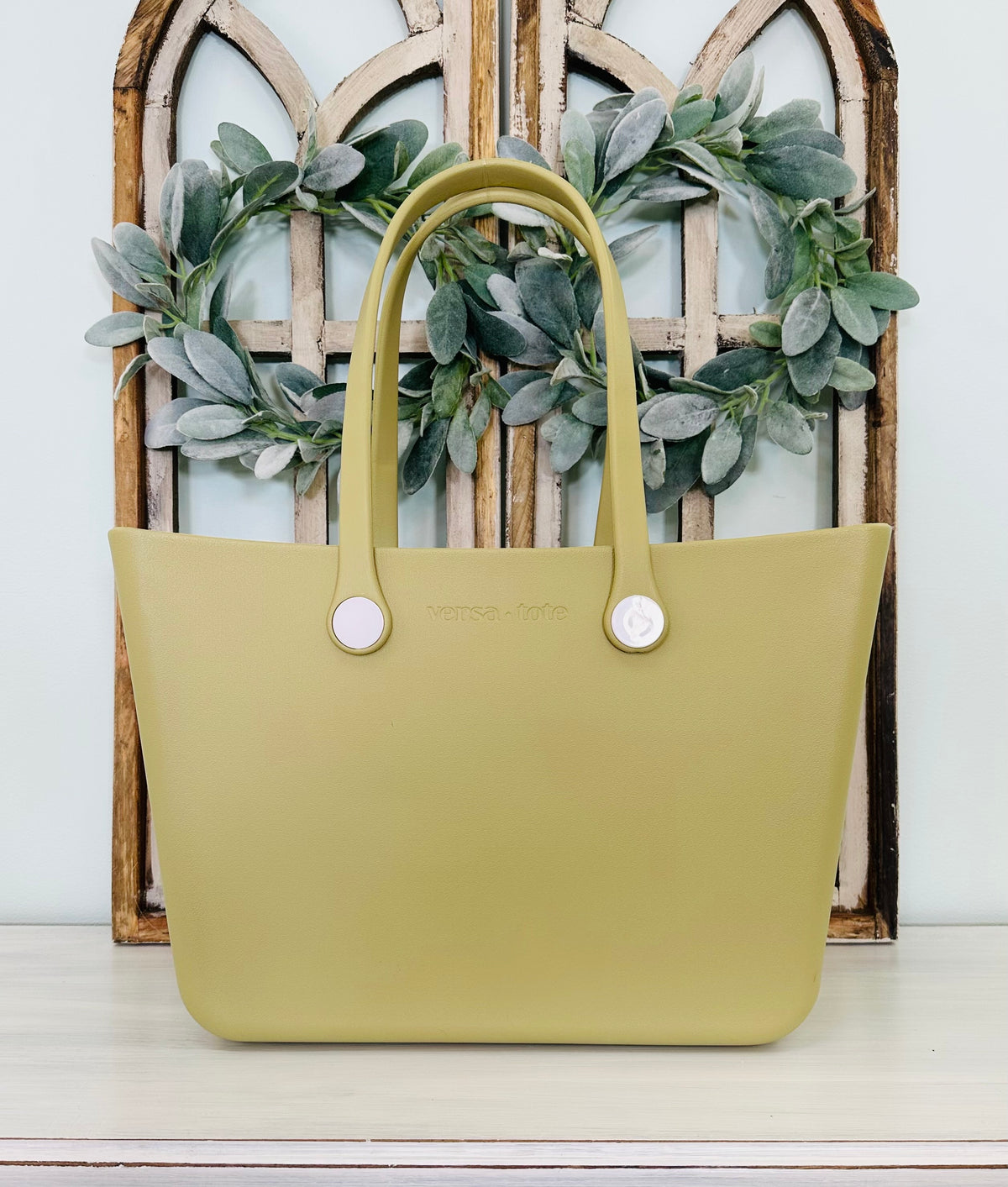 Carrie Versa Tote in Willow
