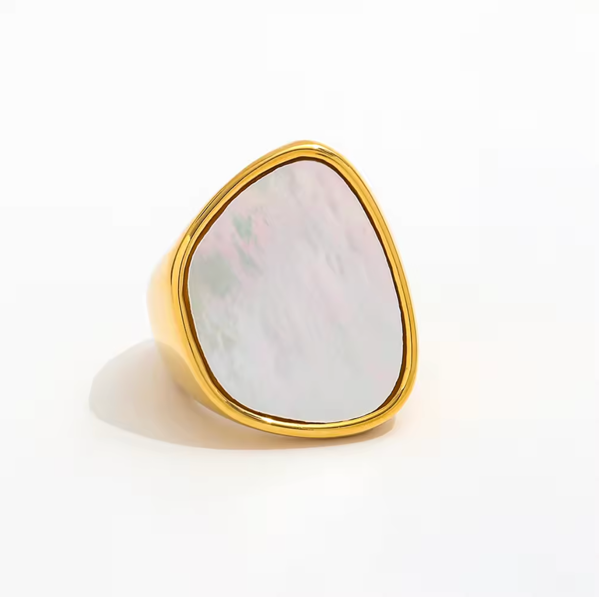 Windsor Ring: Gold, Size 6