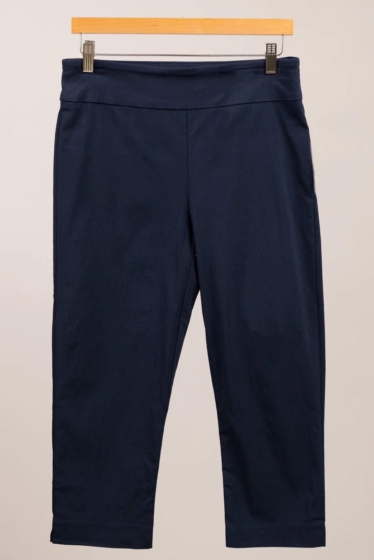 Eric Casual Capri Pants in Navy