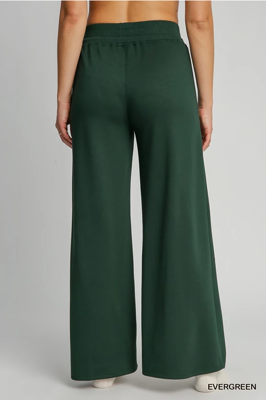 Umgee Luxeknit Sweatpants in Evergreen