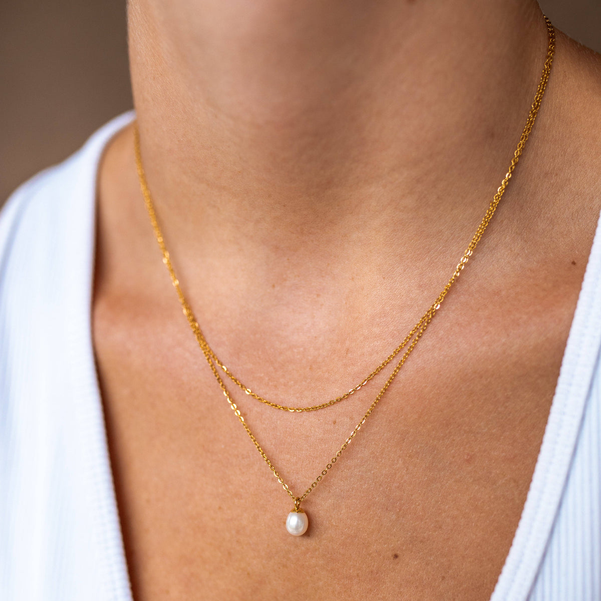 Pearl Diver Petite Necklace: Gold