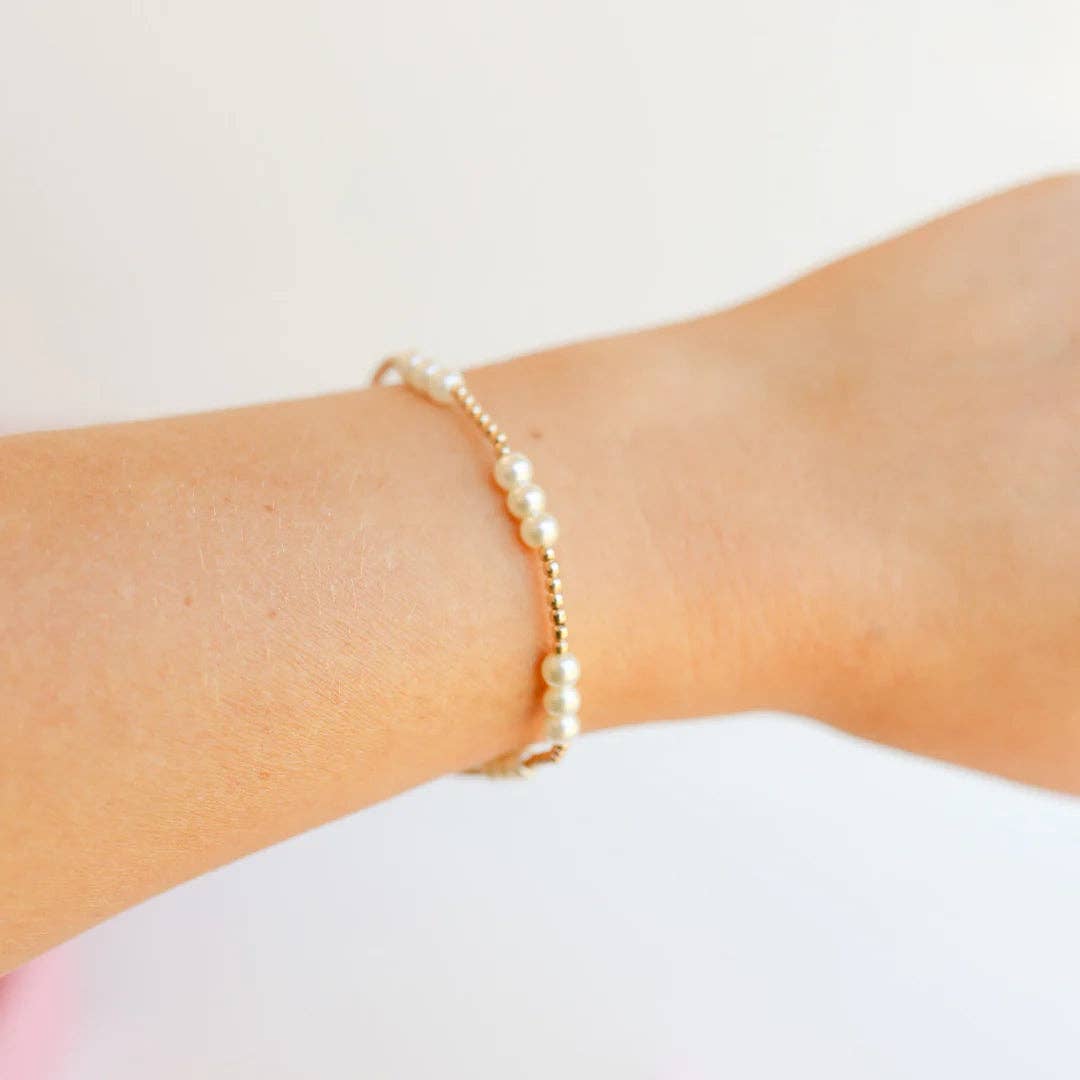 ILY Pearl Bracelet in Gold: Petite 6.25 inch