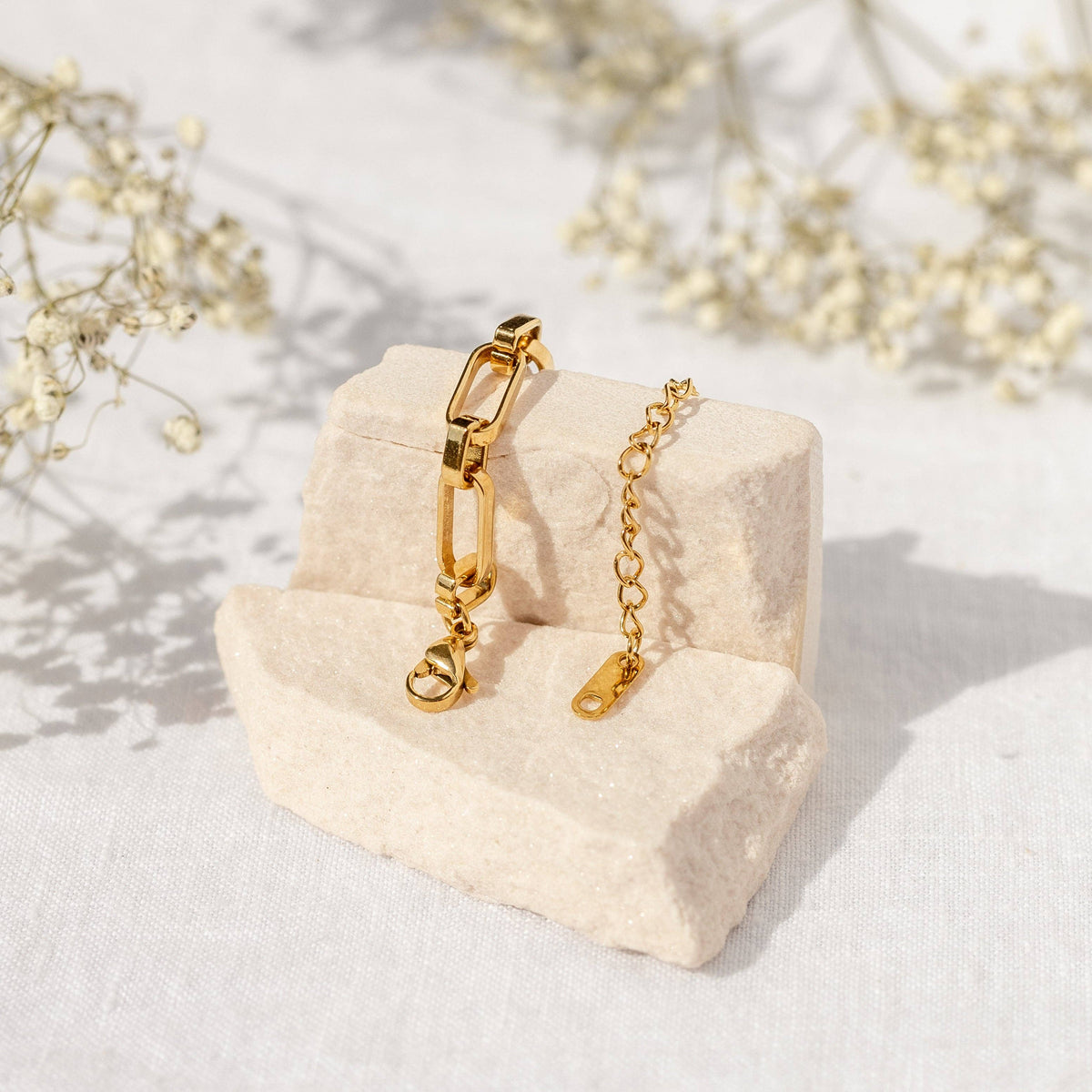 Heartbreaker Bracelet: Gold
