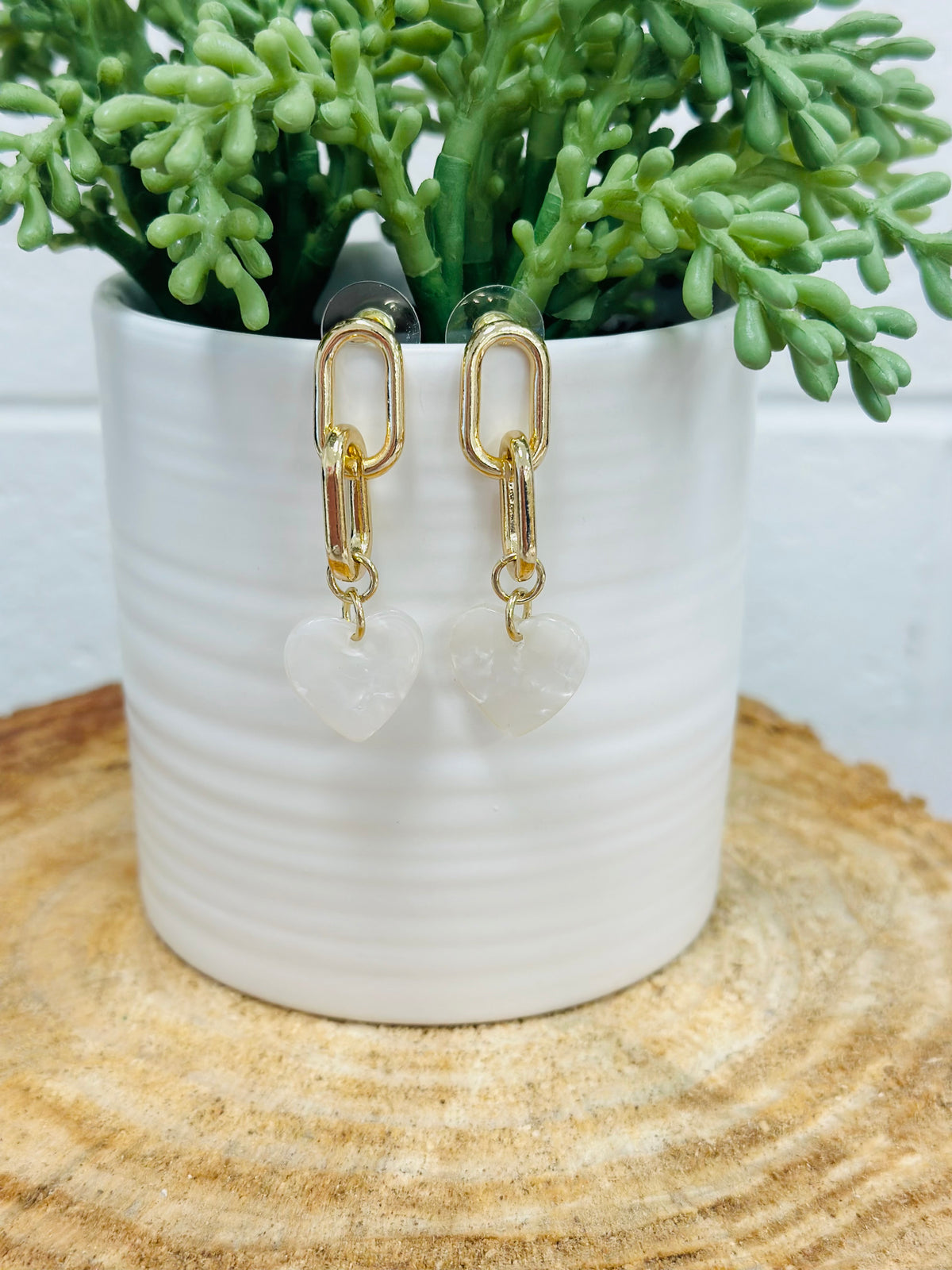 Chain Link Heart Dangles/White