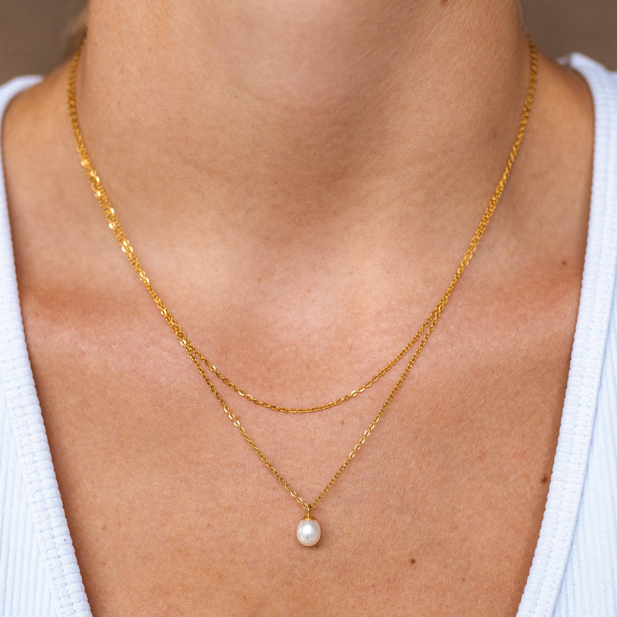 Pearl Diver Petite Necklace: Gold