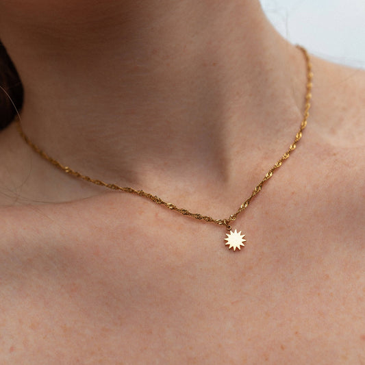 Limitless Sun Necklace: Gold