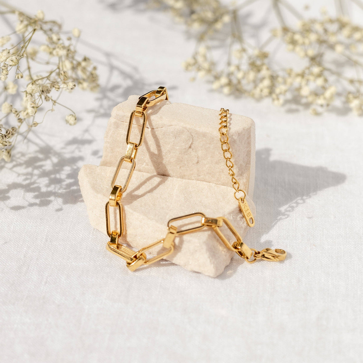 Heartbreaker Bracelet: Gold