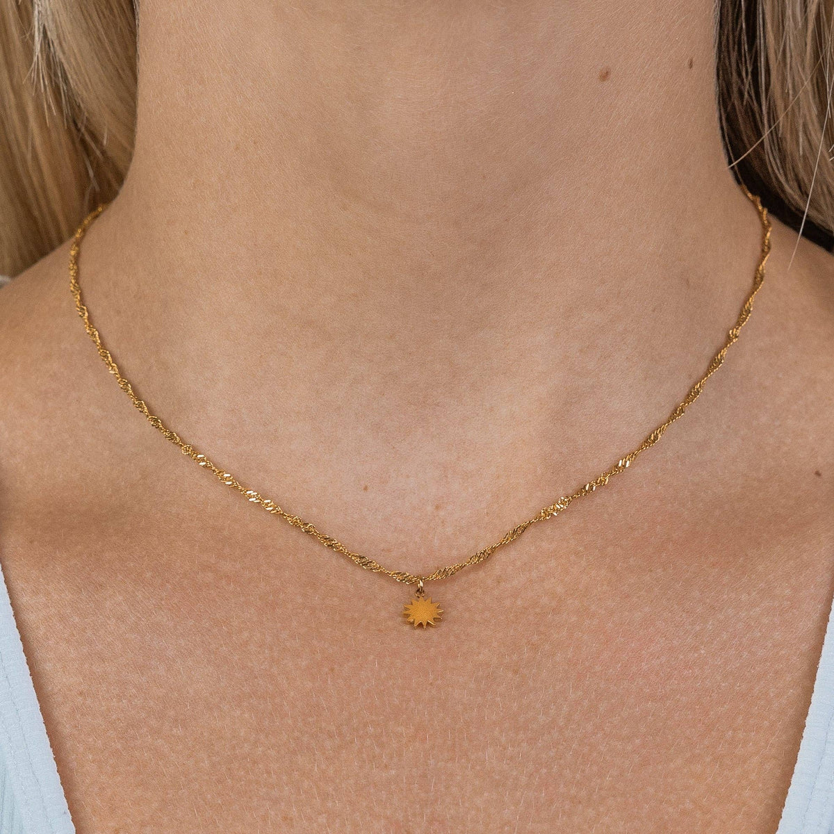 Limitless Sun Necklace: Gold