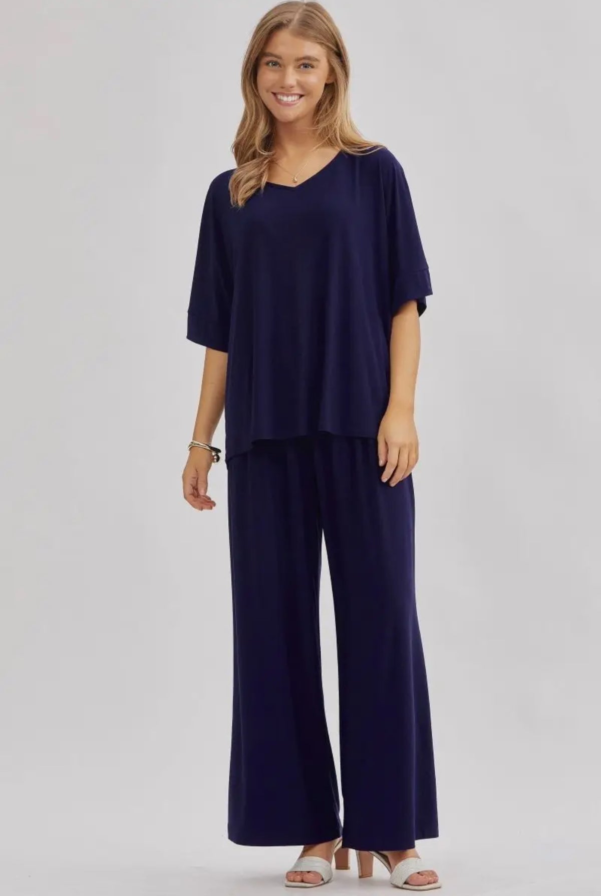 Dear Scarlett Flowy V-neck Set in Navy