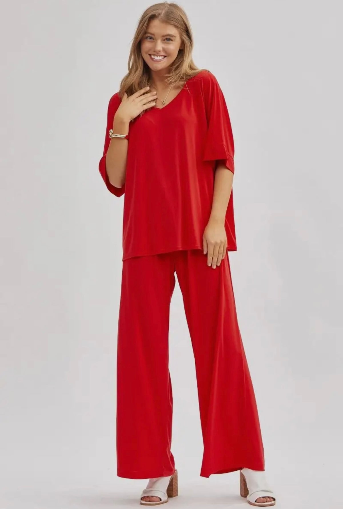 Dear Scarlett V-Neck Flowy Set in Red