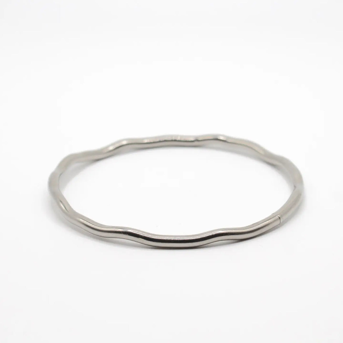 Silver Serenity Bangle ALCO 18k