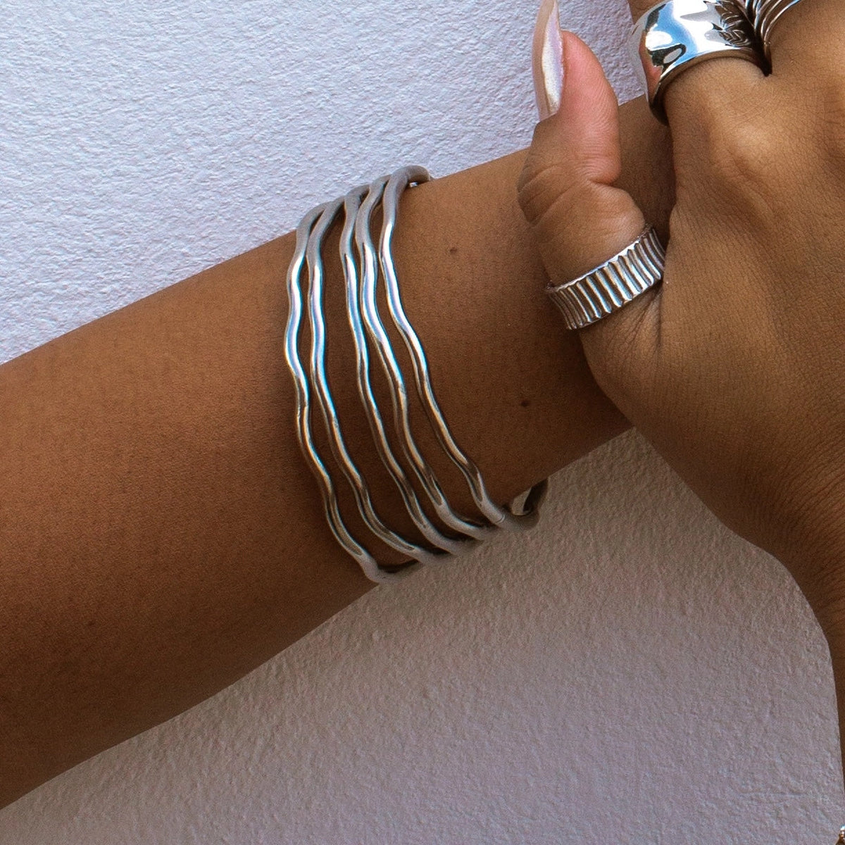 Silver Serenity Bangle ALCO 18k
