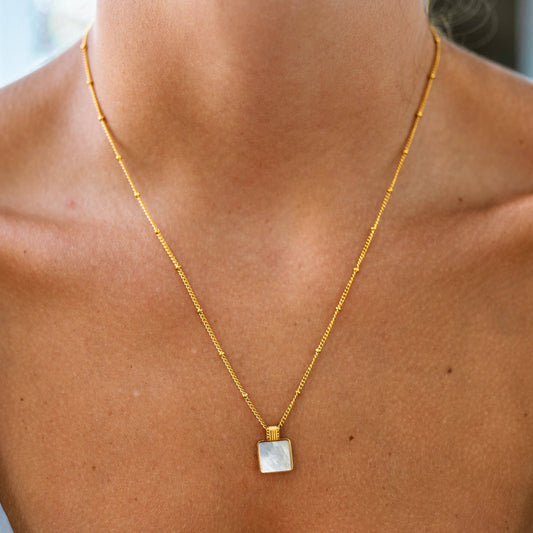 Endlessly Creating Necklace: Gold
