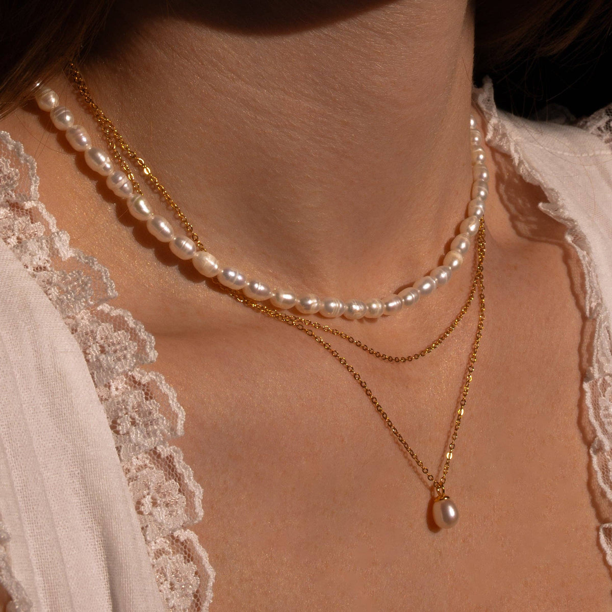 Pearl Diver Petite Necklace: Gold
